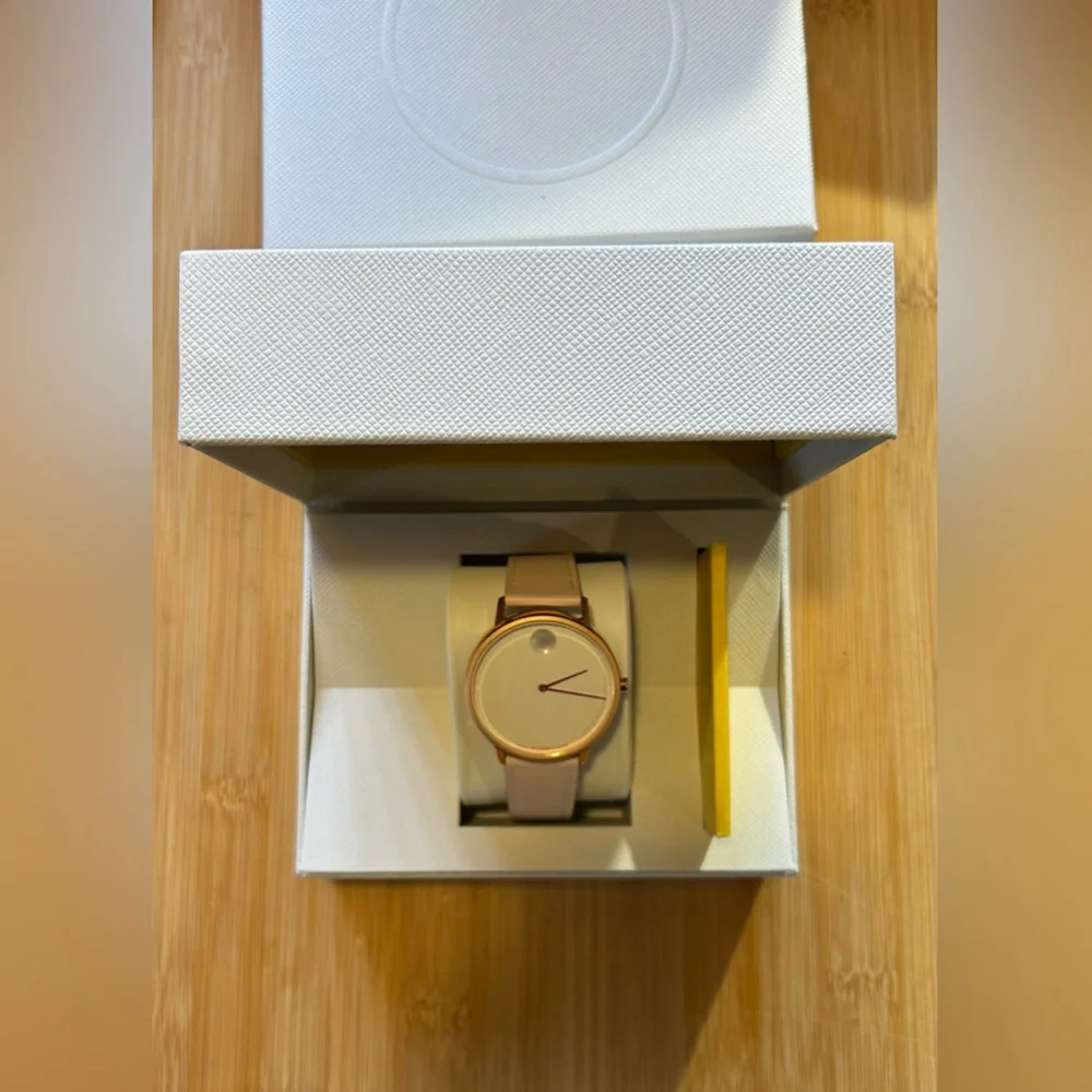 Movado Face Watch With 41mm SilverWhite Face With & Light Pink Leather Band - Picture 7 of 7